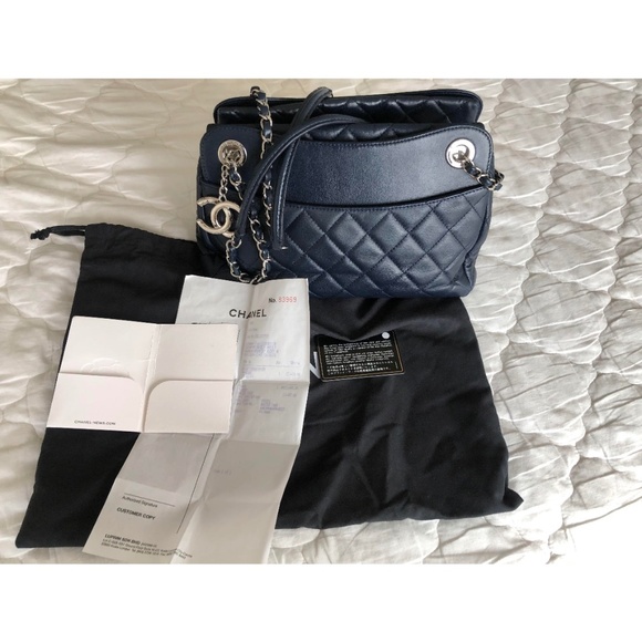 Authentic Chanel with receipt - Picture 1 of 8